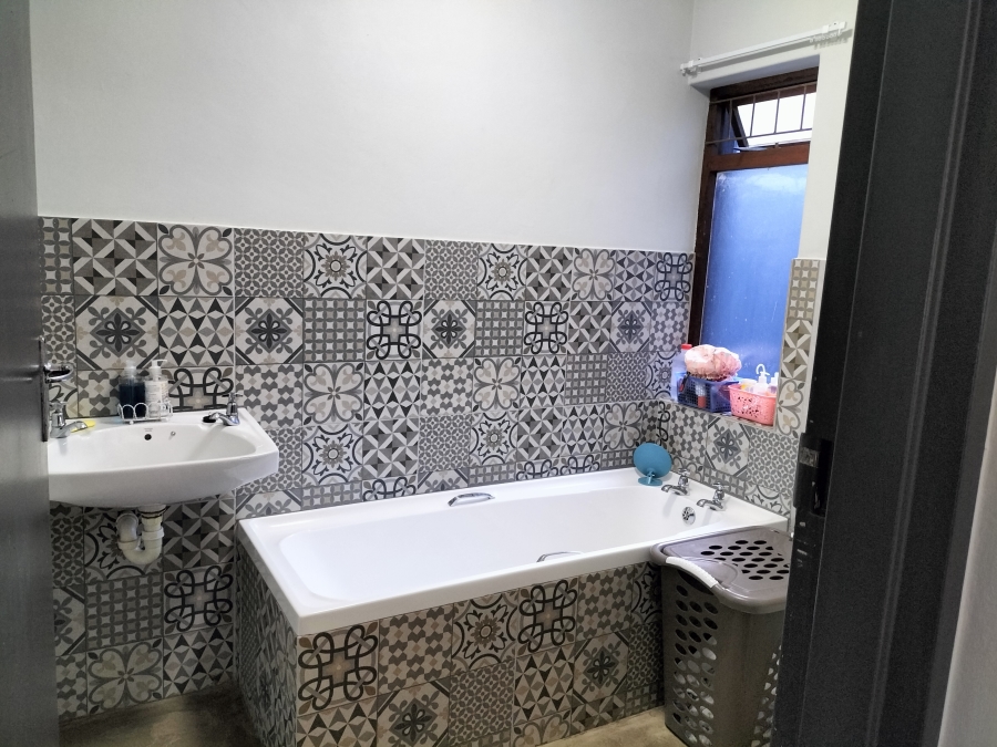 2 Bedroom Property for Sale in Strand Central Western Cape